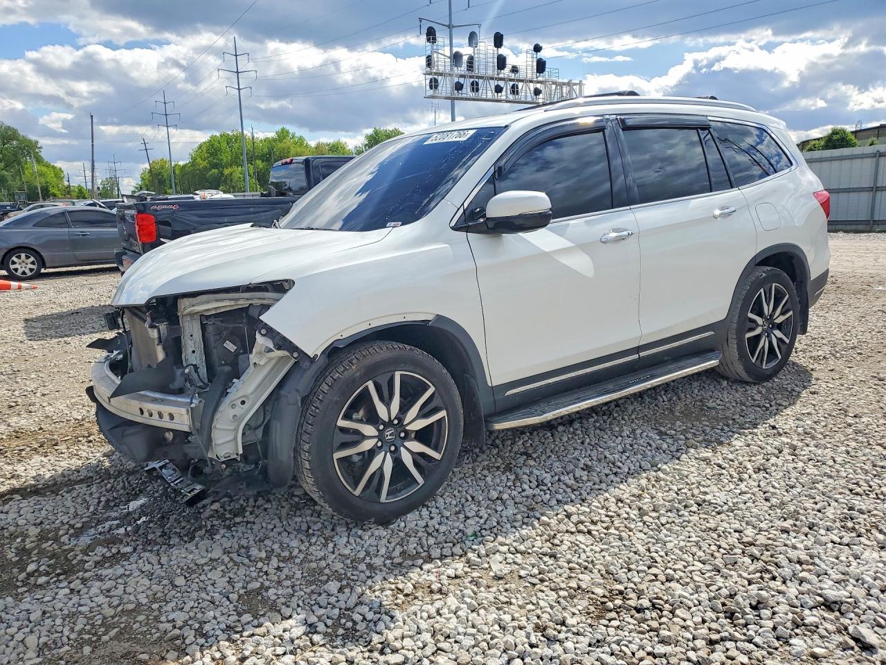 2020 Honda Pilot Touring - zdjęcie główne