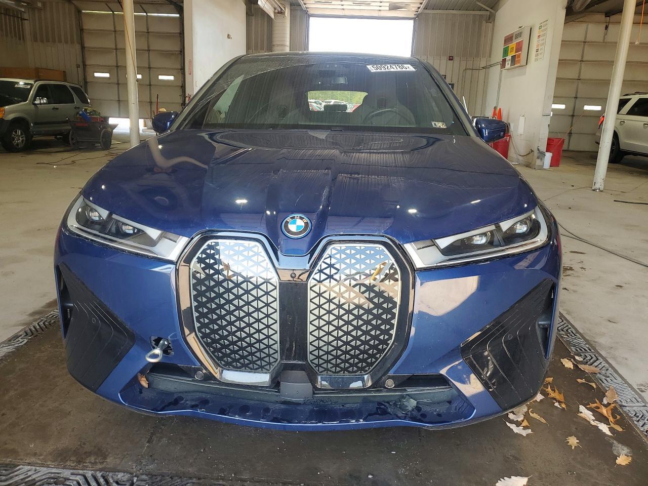 2024 BMW Ix xDrive50 - zdjęcie 5