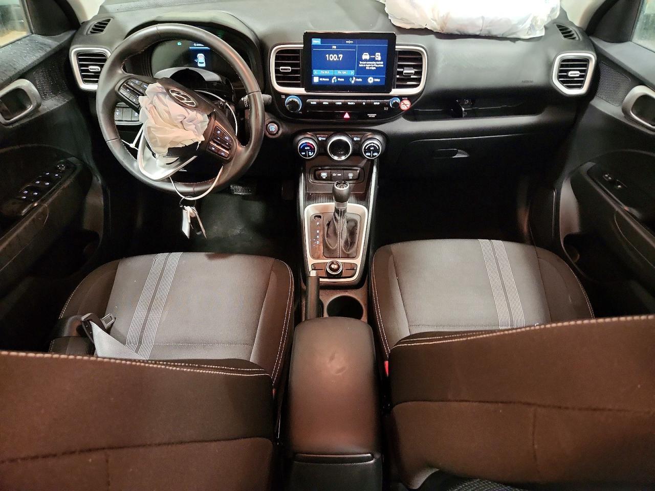 2025 Hyundai Venue Sel - zdjęcie 8