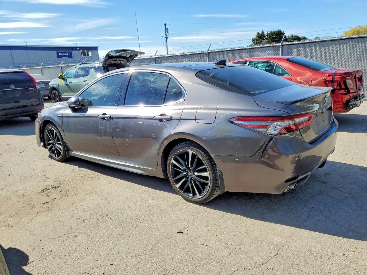 2018 Toyota Camry Xse - zdjęcie 2