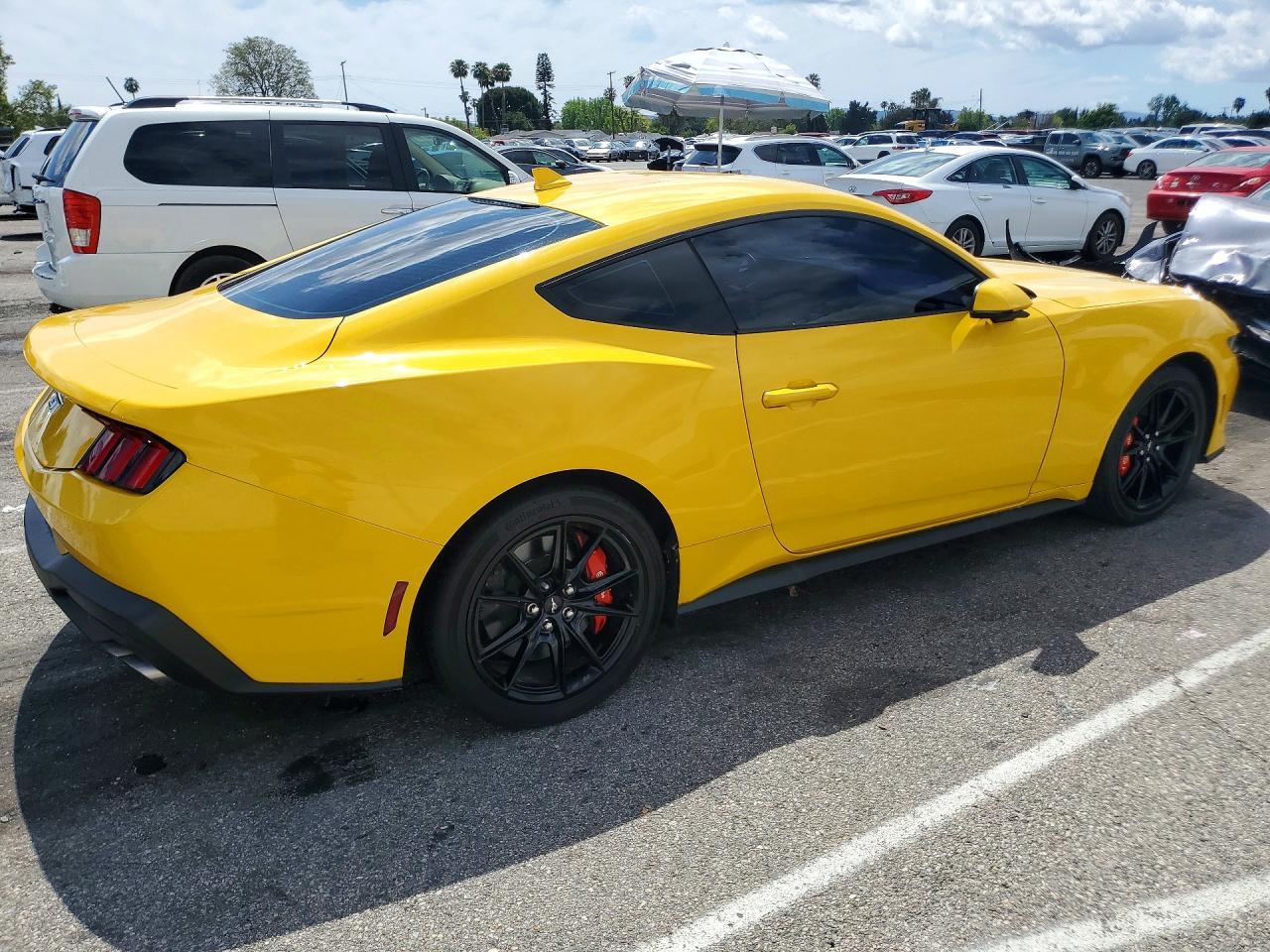 2024 Ford Mustang Gt - zdjęcie 3