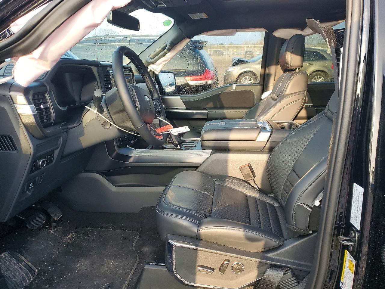 2025 Ford F150 Platinum - zdjęcie 7