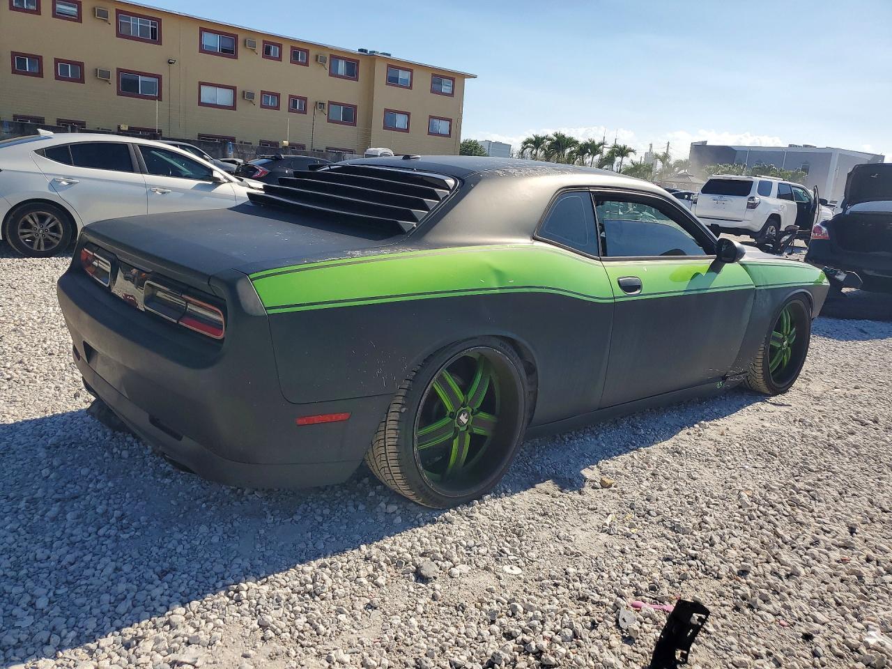 2015 Dodge Challenger Sxt - zdjęcie 3