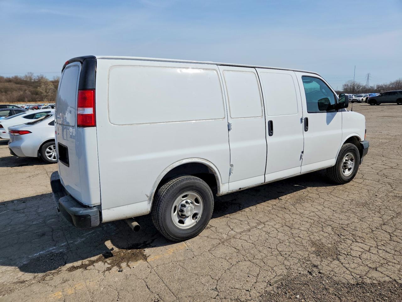 2020 Chevrolet Express G2500 - zdjęcie 3