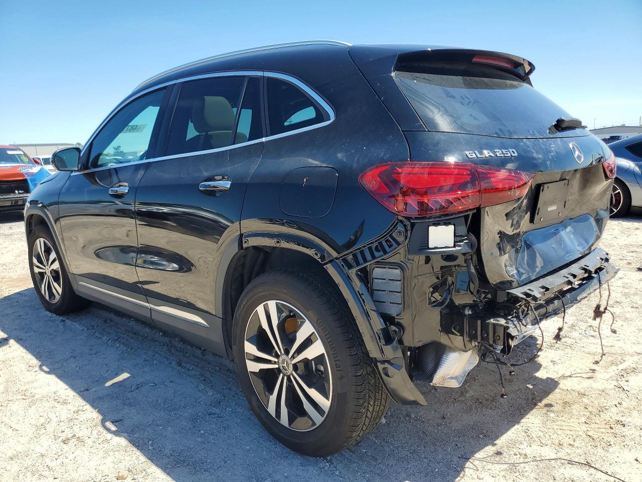 2025 Mercedes-Benz Gla 250 - zdjęcie 2