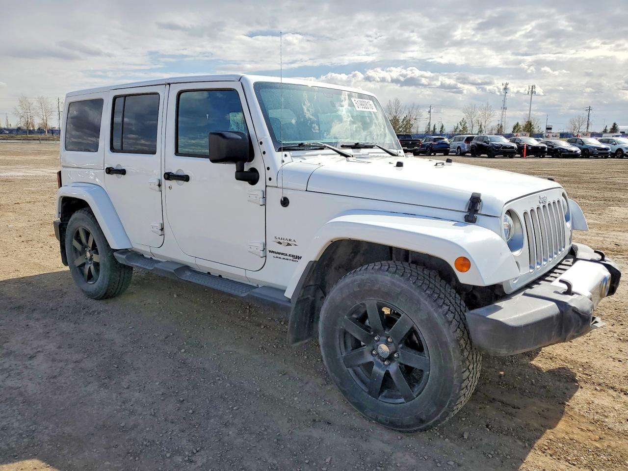 2013 Jeep Wrangler Unlimited Sahara - zdjęcie 4