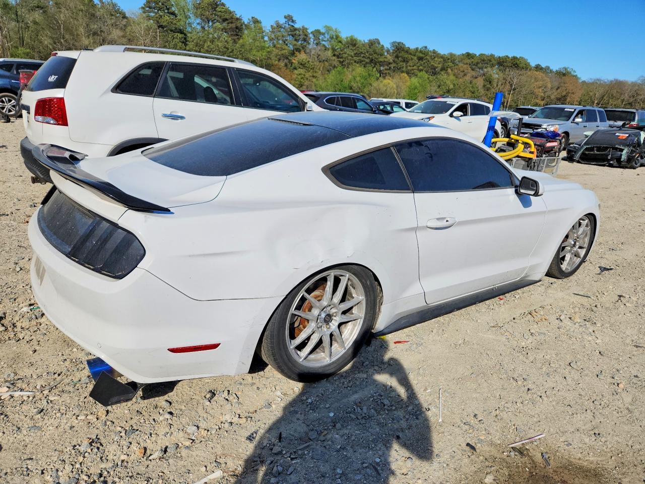 2015 Ford Mustang - zdjęcie 3