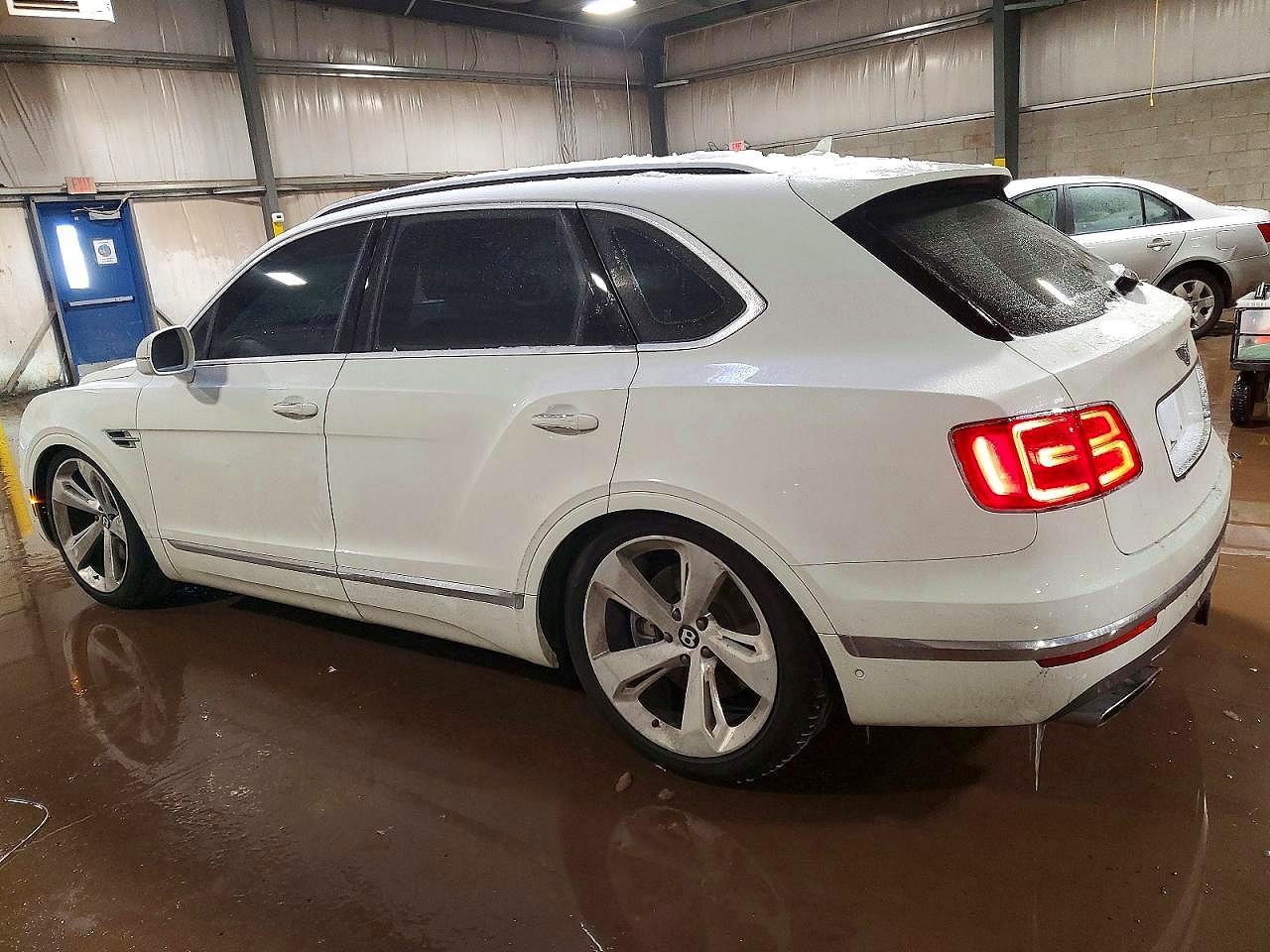 2018 Bentley Bentayga - zdjęcie 2