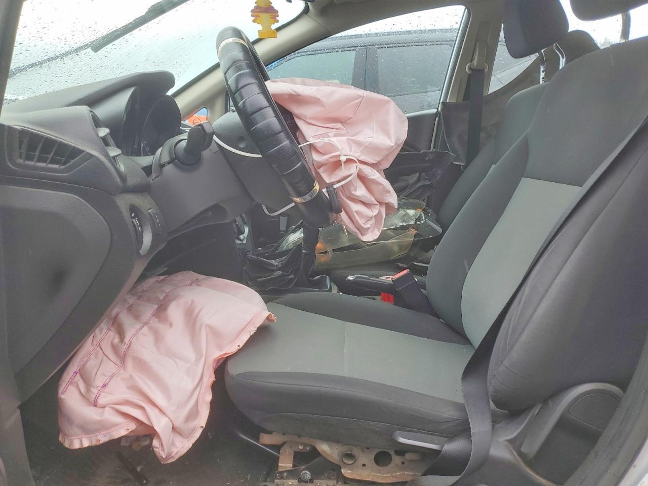 2019 Ford Fiesta S - zdjęcie 7