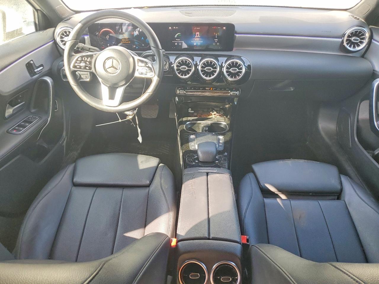 2021 Mercedes-Benz A 220 - zdjęcie 8