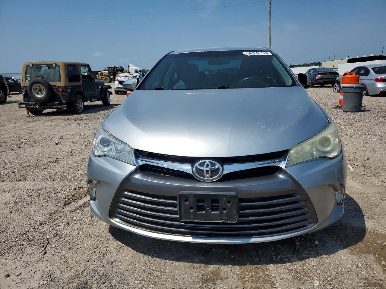2016 Toyota Camry Le - zdjęcie 5