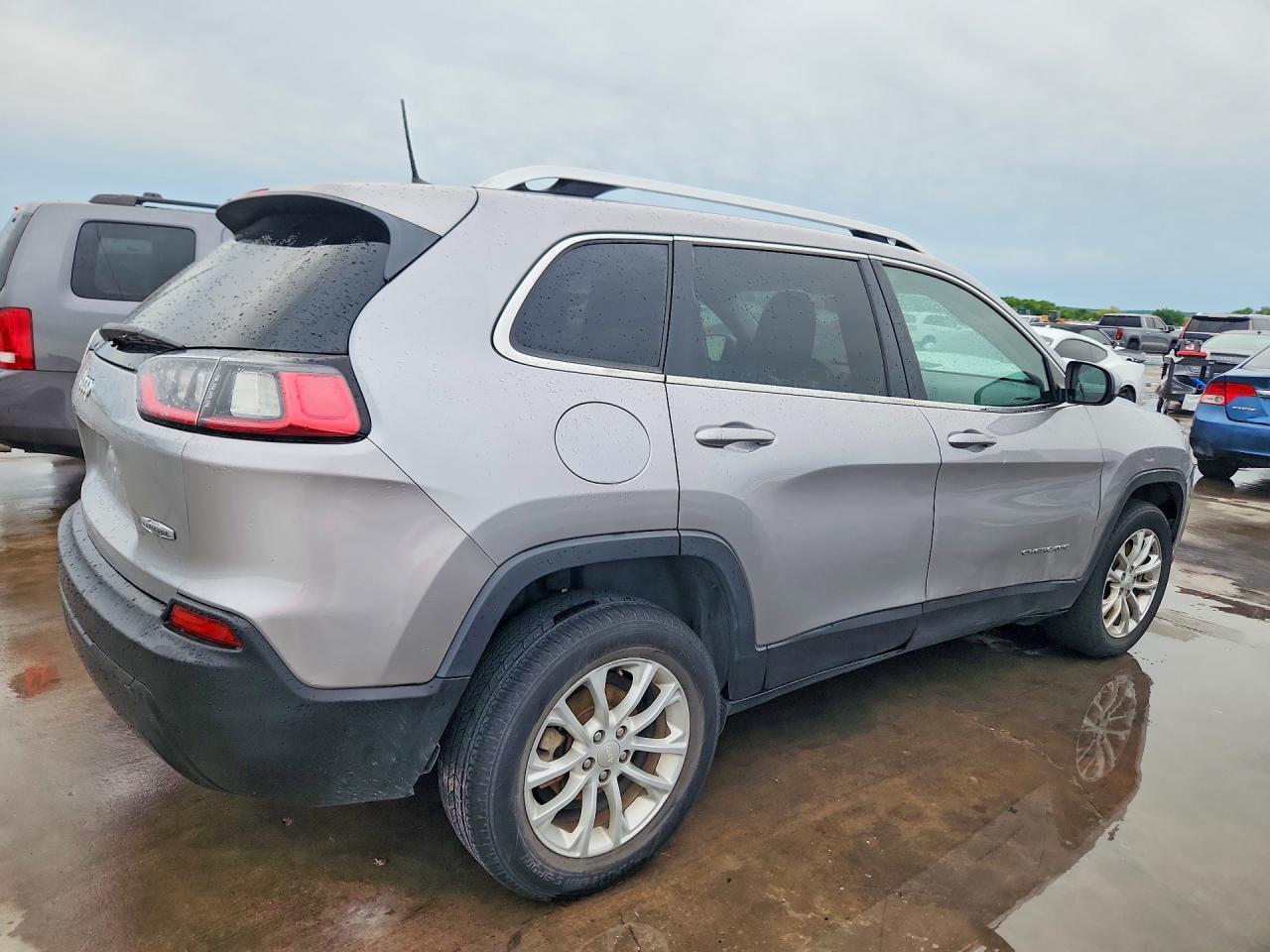 2019 Jeep Cherokee Latitude - zdjęcie 3