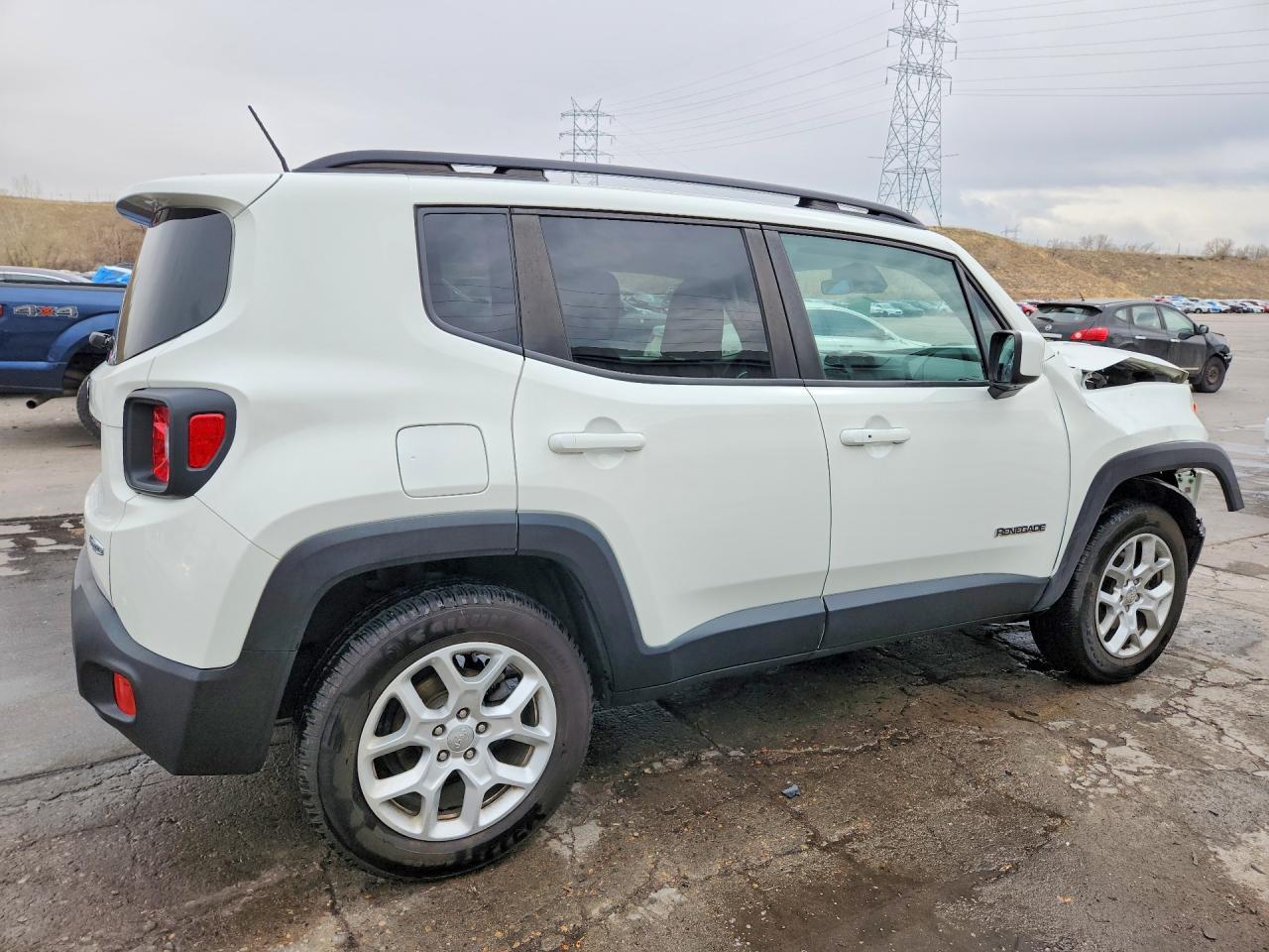 2016 Jeep Renegade Latitude - zdjęcie 3