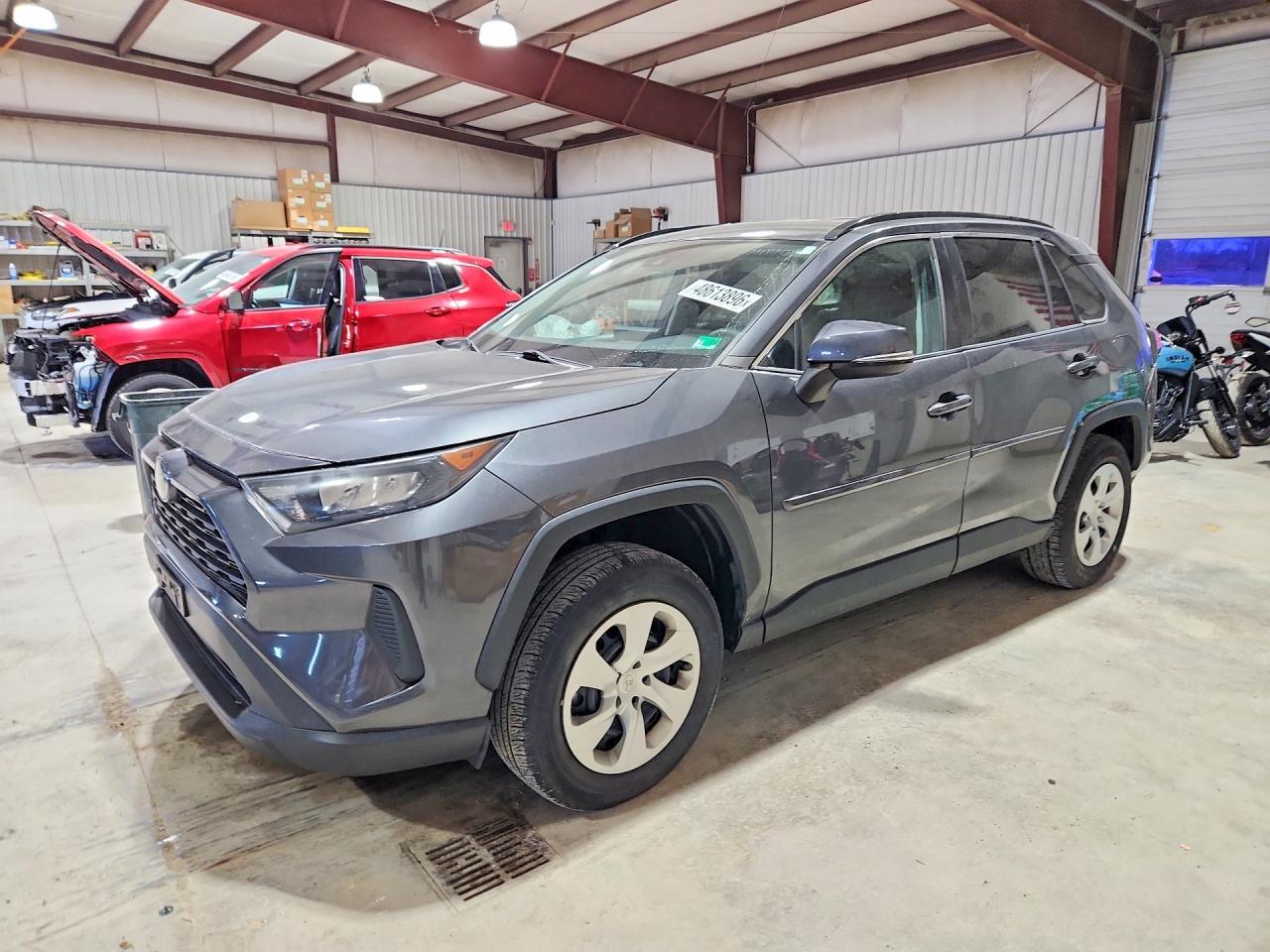 2019 Toyota Rav4 Le - zdjęcie główne