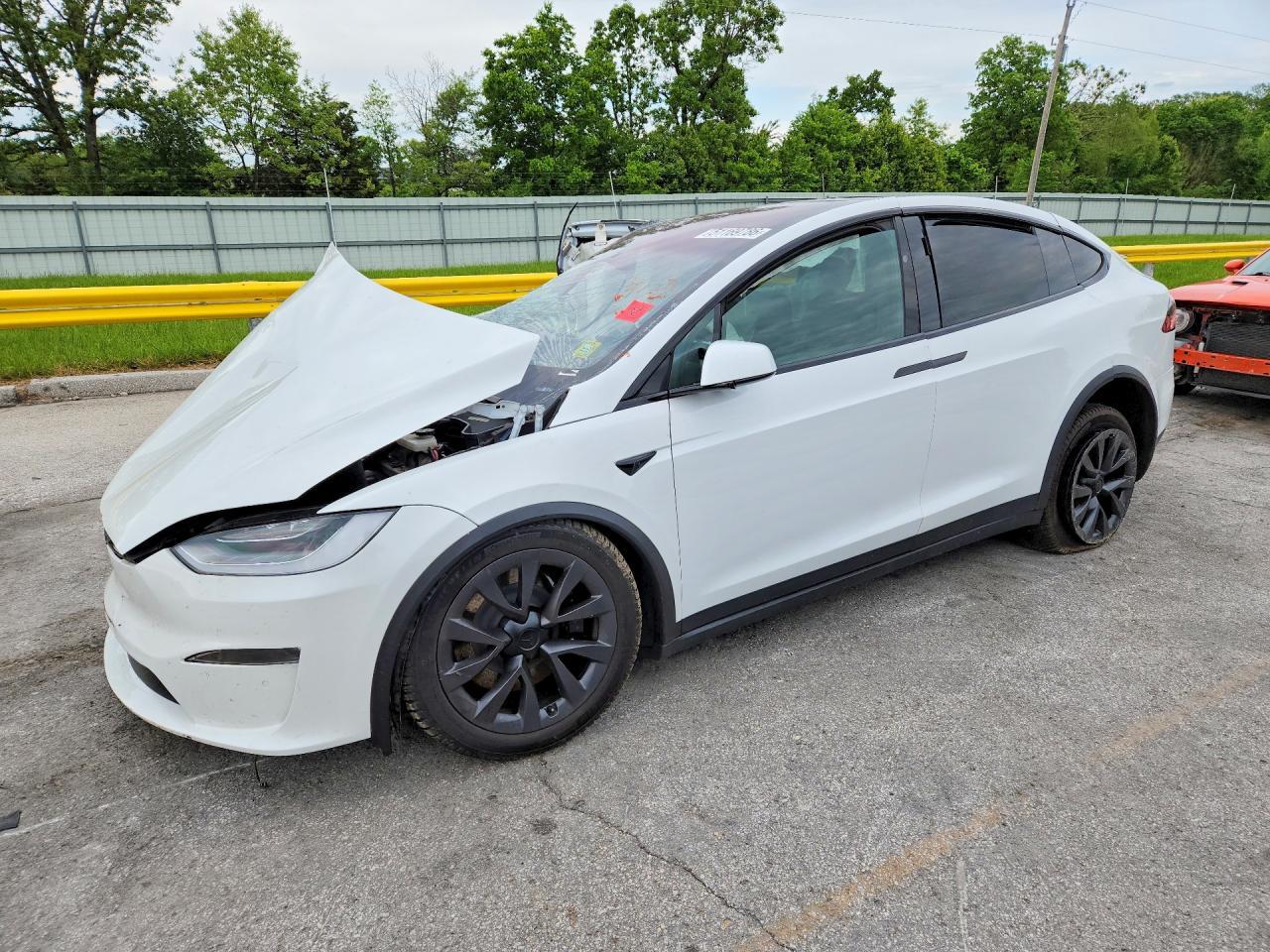 2022 Tesla Model X - zdjęcie główne