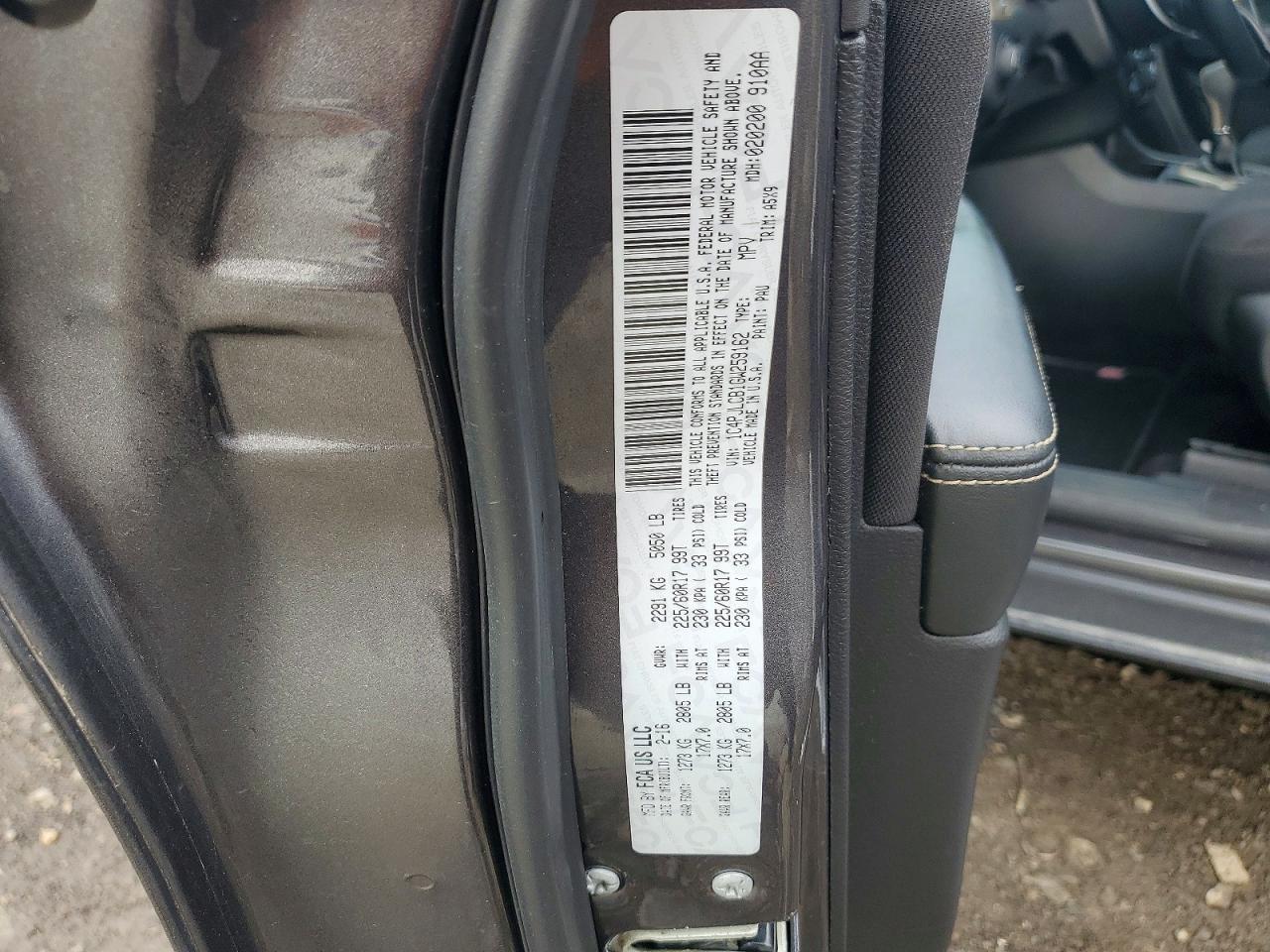2016 Jeep Cherokee Latitude - zdjęcie 14