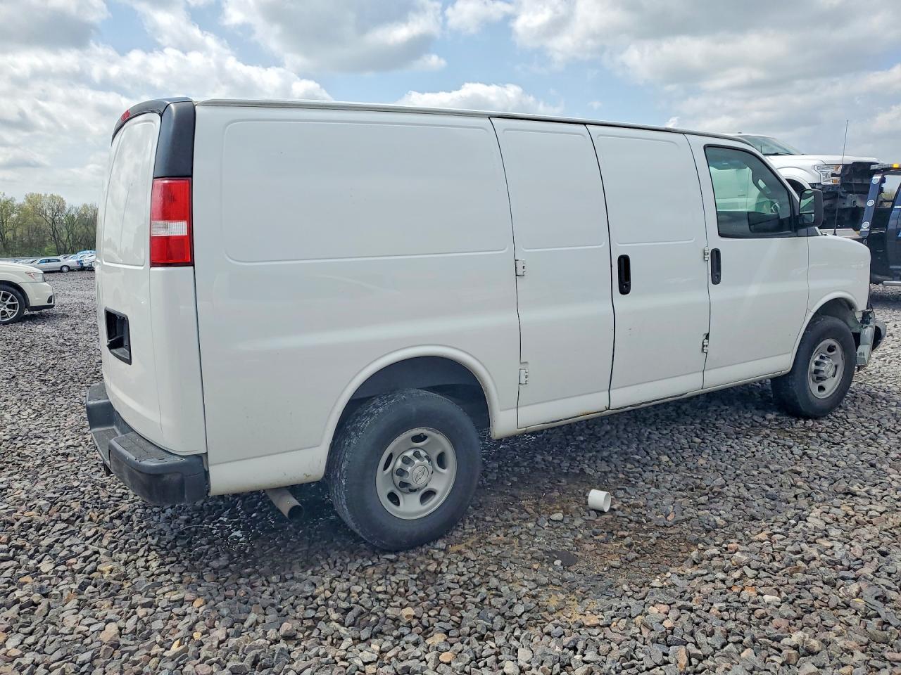 2017 Chevrolet Express G3500 - zdjęcie 3