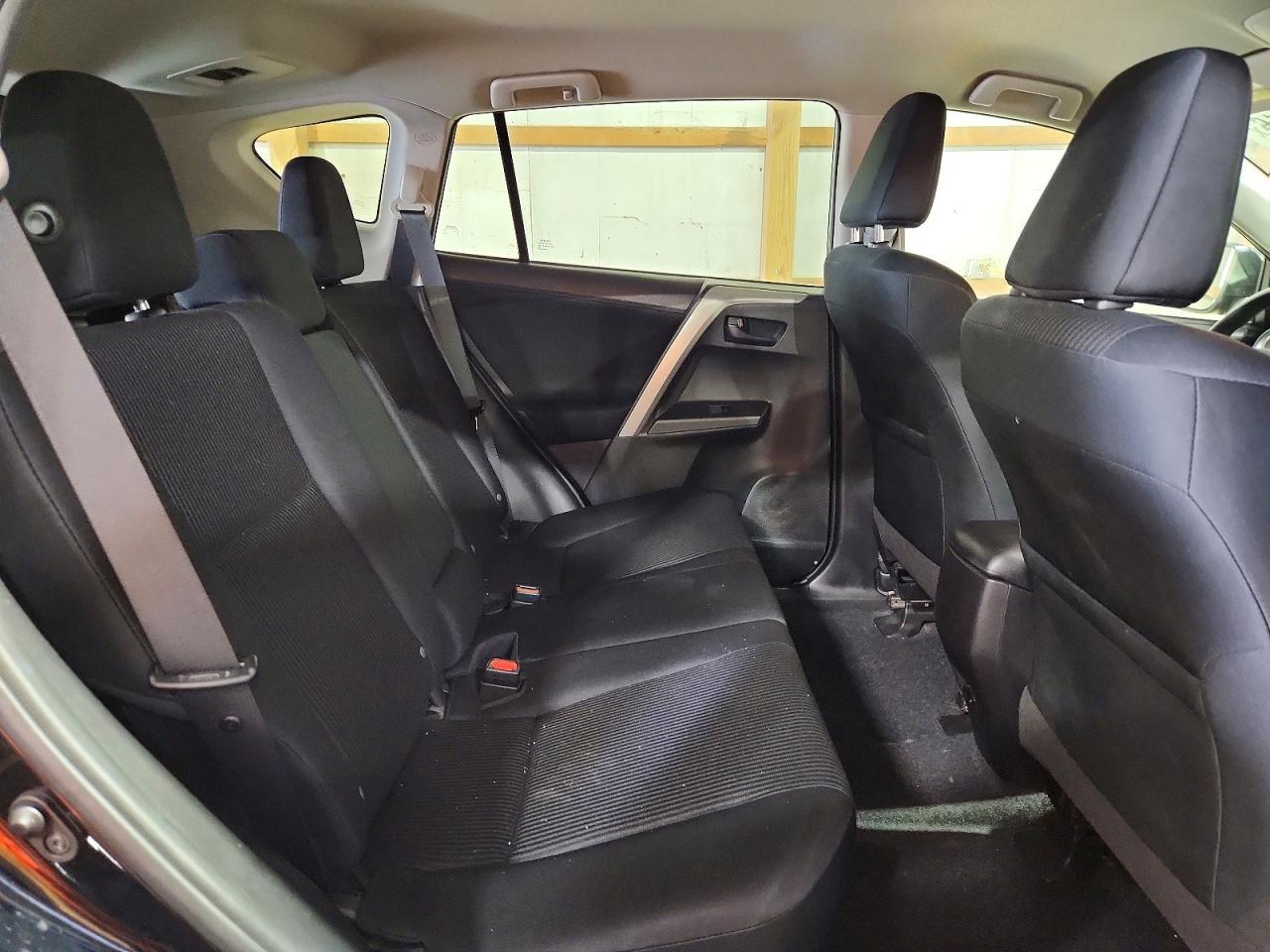 2017 Toyota Rav4 Le - zdjęcie 11