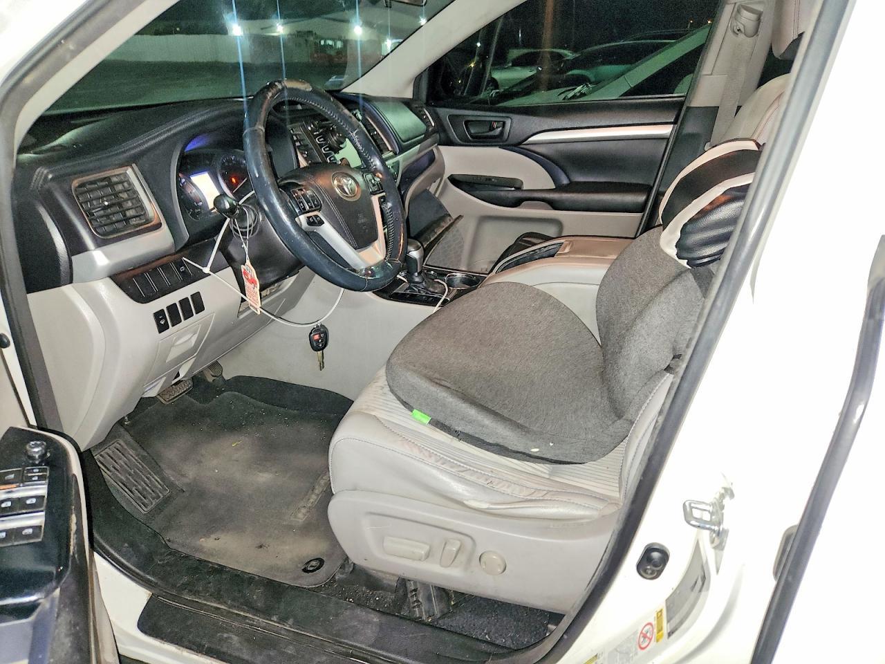 2016 Toyota Highlander Base - zdjęcie 7