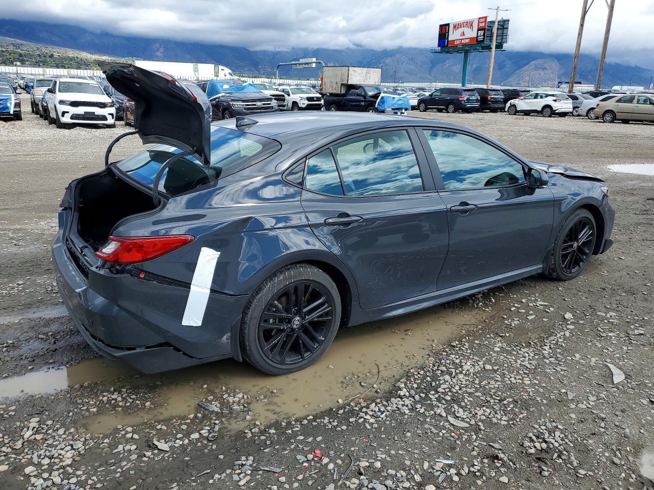 2025 Toyota Camry Se - zdjęcie 3