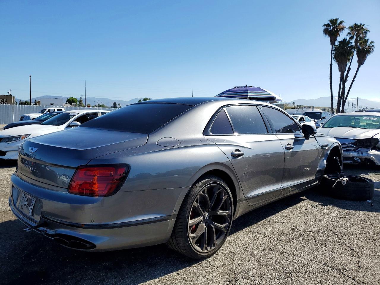 2024 Bentley Flying Spur - zdjęcie 3