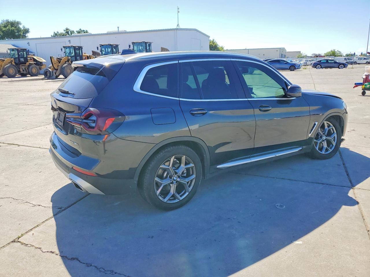 2022 BMW X3 xDrive30I - zdjęcie 3