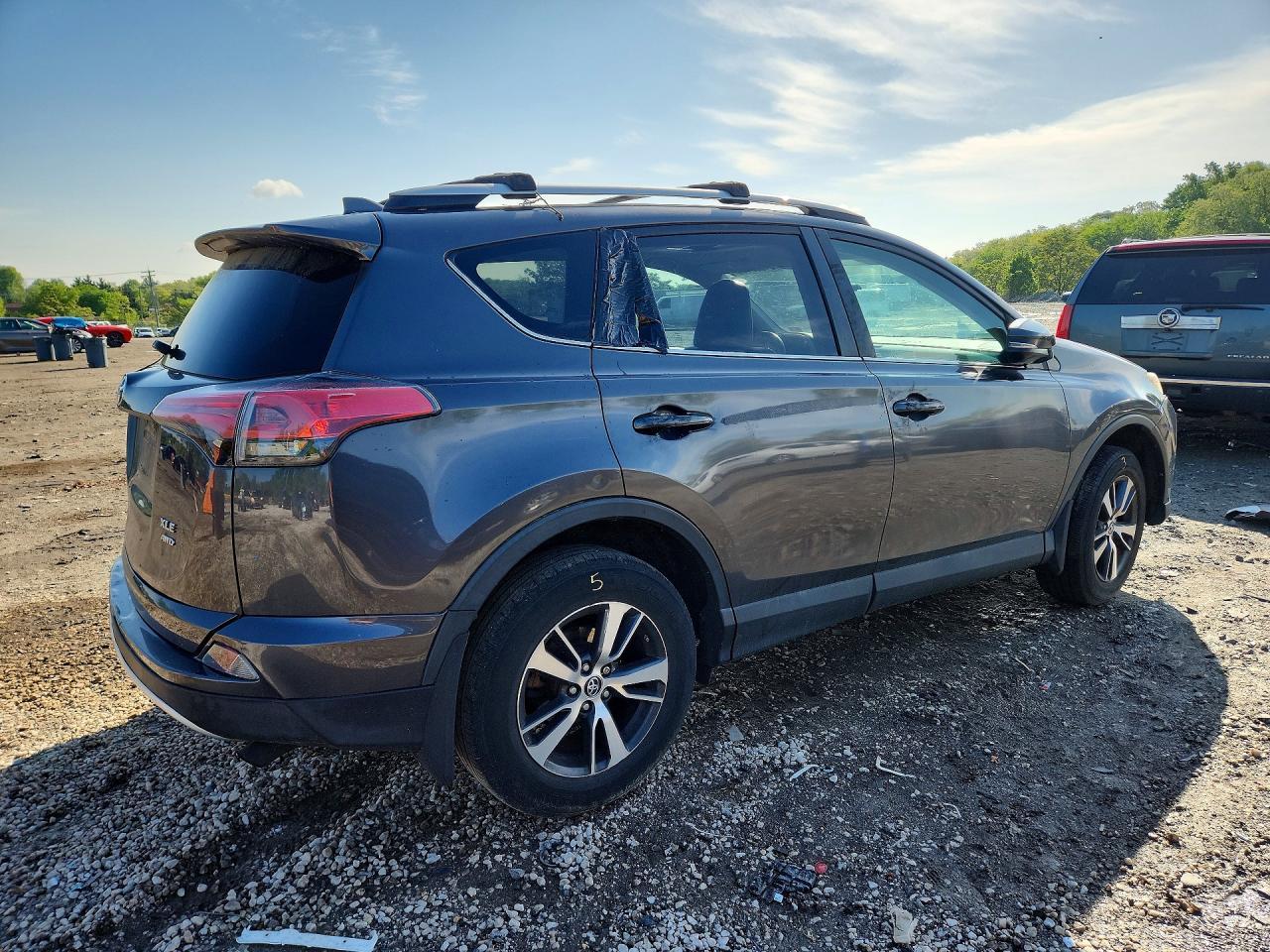 2016 Toyota Rav4 Xle - zdjęcie 3