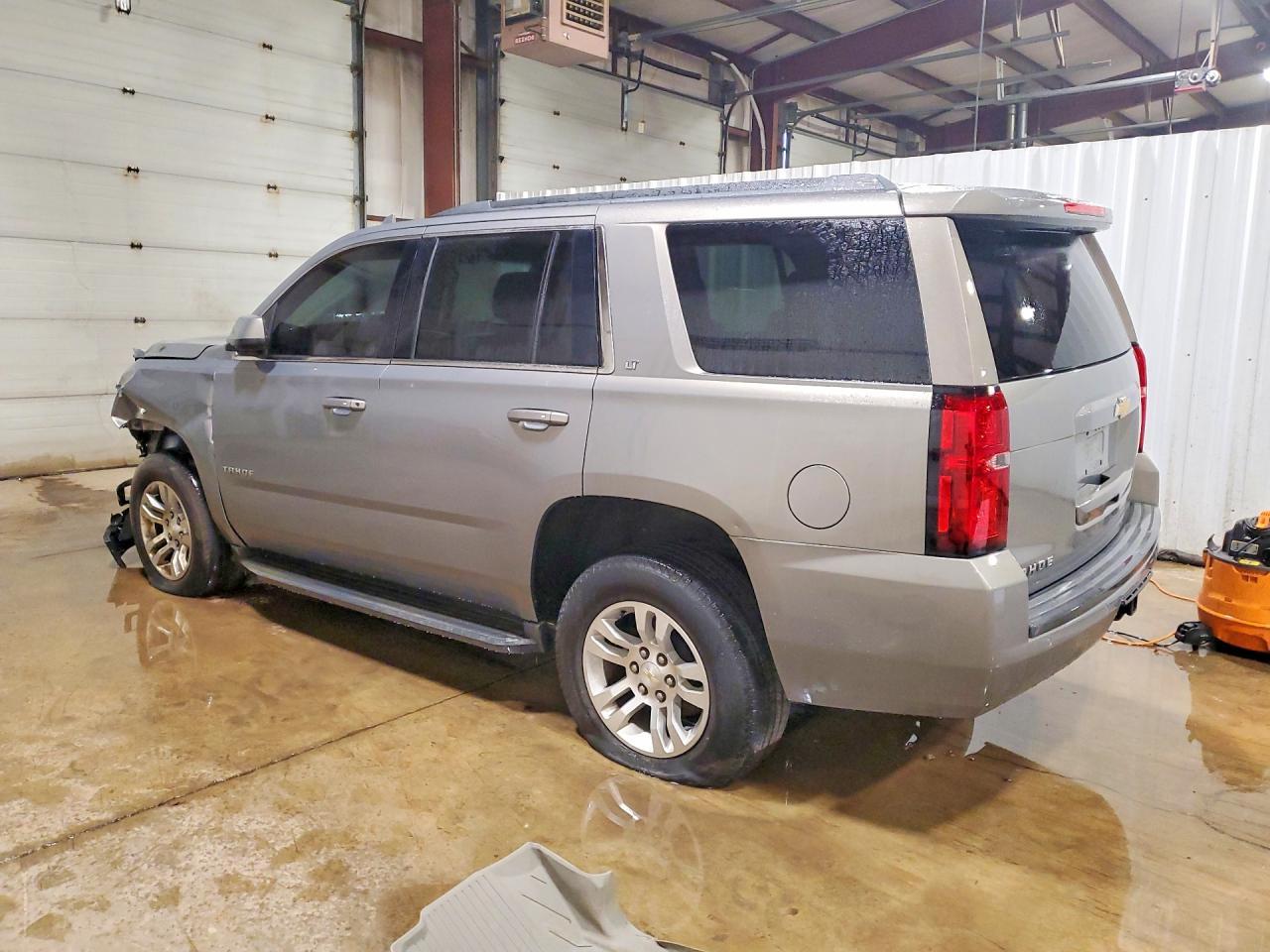 2017 Chevrolet Tahoe C1500 Lt - zdjęcie 2