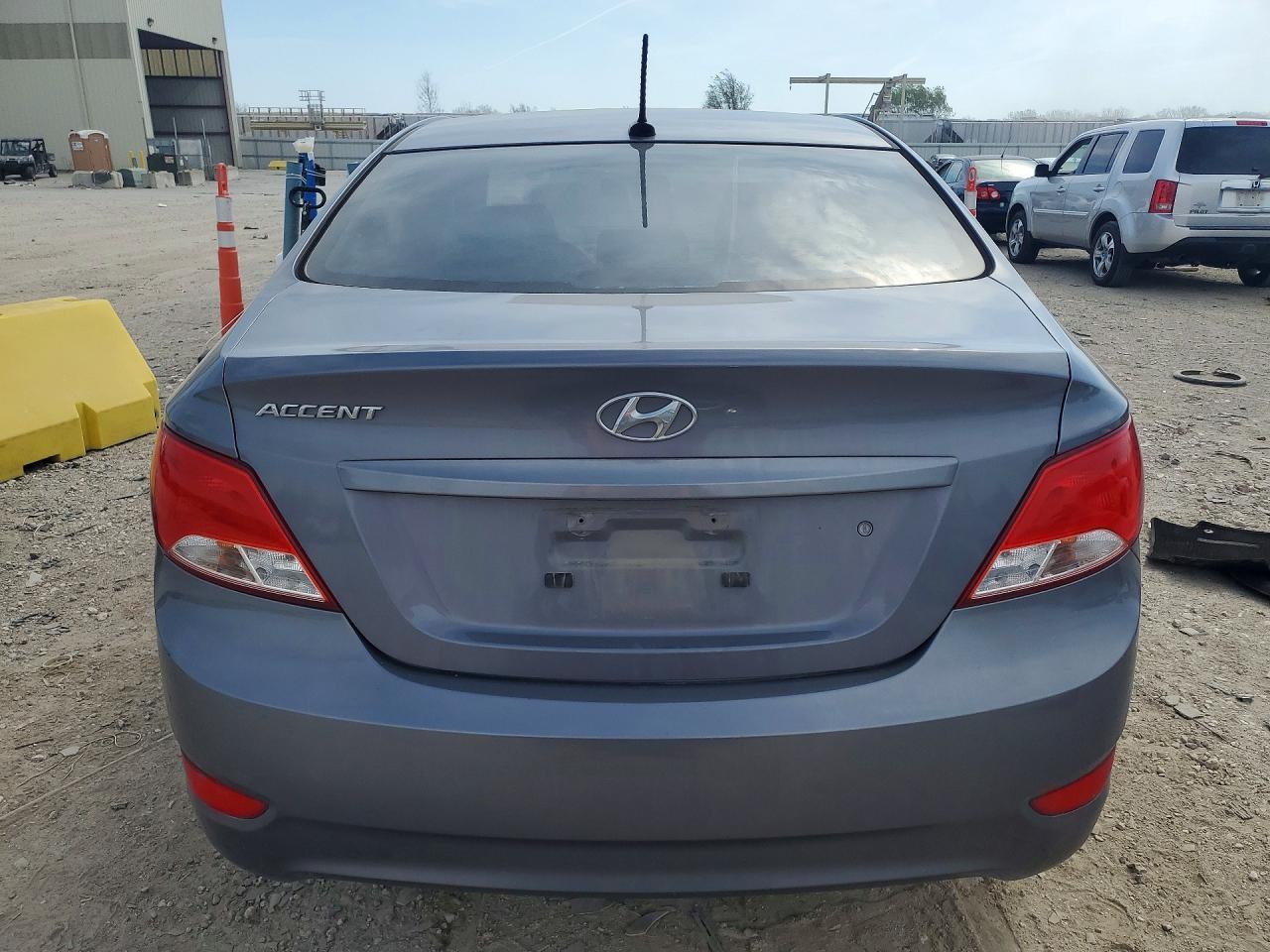 2017 Hyundai Accent - zdjęcie 6