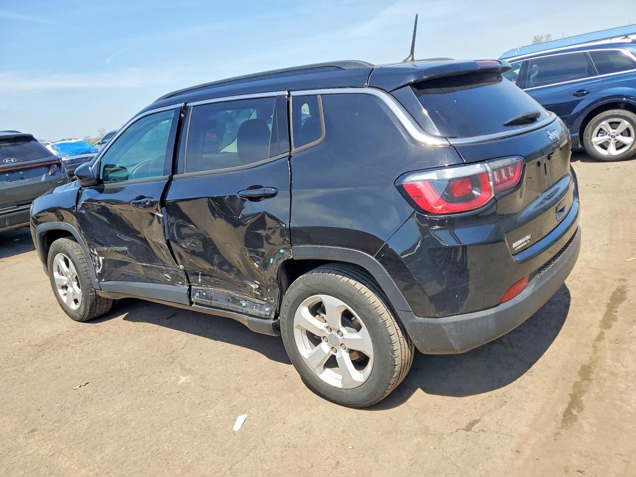 2018 Jeep Compass Latitude - zdjęcie 2