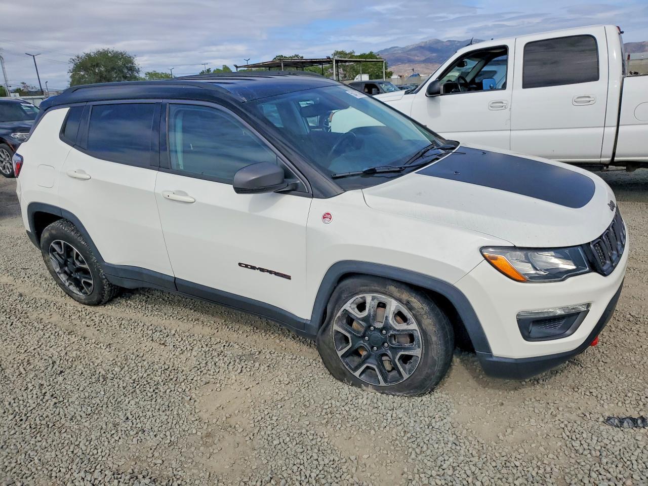 2020 Jeep Compass Trailhawk - zdjęcie 4