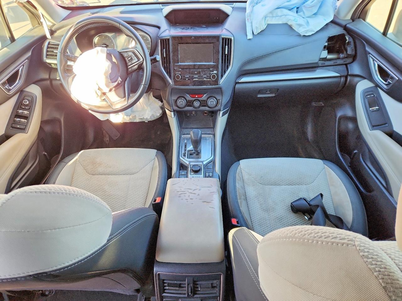 2020 Subaru Forester Premium - zdjęcie 8