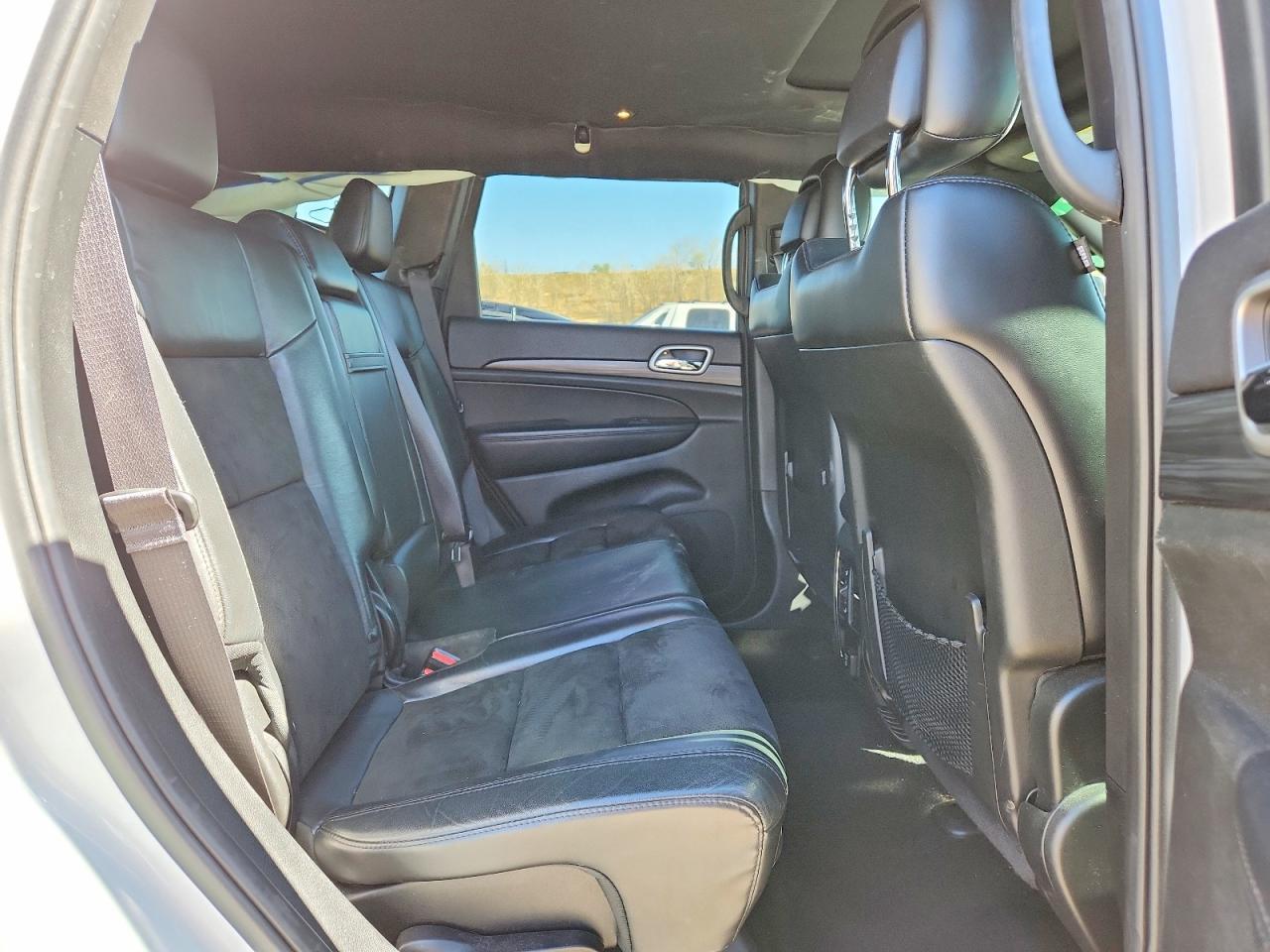 2019 Jeep Grand Cherokee Laredo - zdjęcie 11