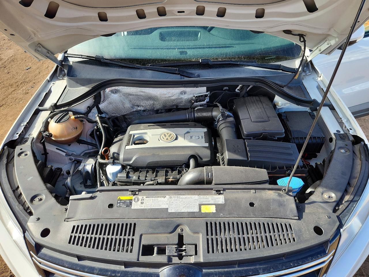 2013 Volkswagen Tiguan S - zdjęcie 11