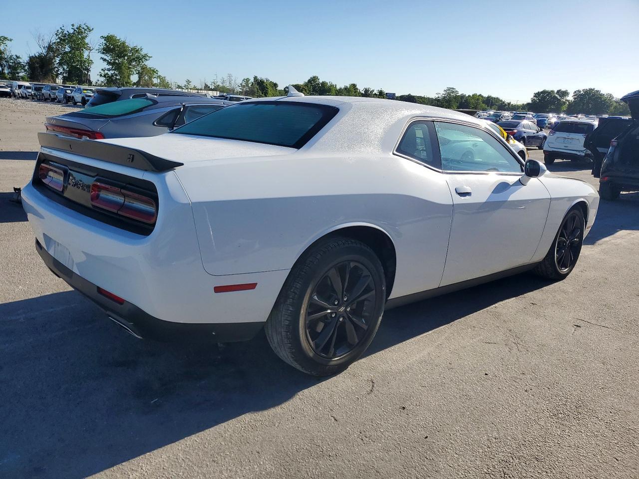 2021 Dodge Challenger Sxt - zdjęcie 3