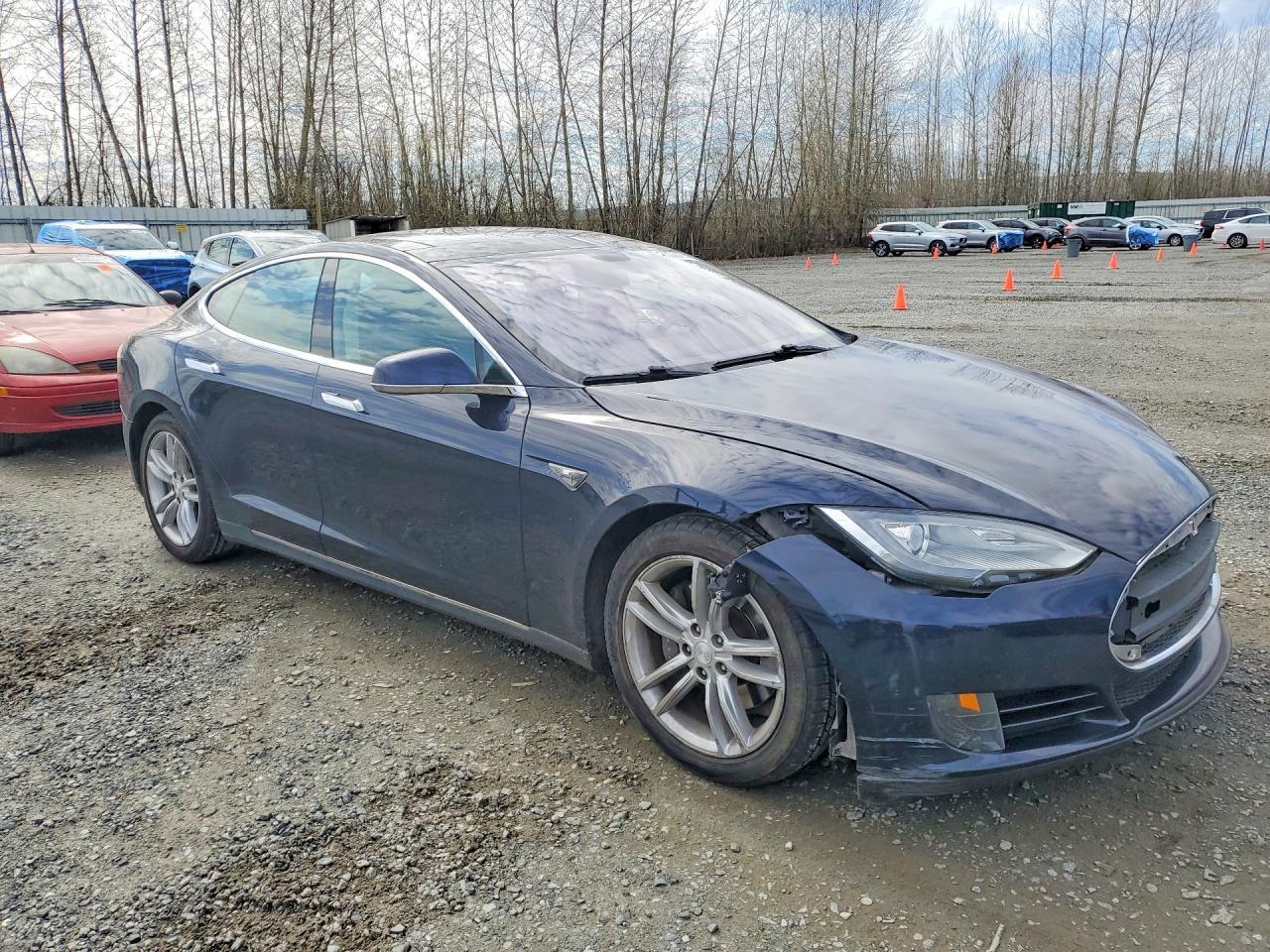 2013 Tesla Model S - zdjęcie 4
