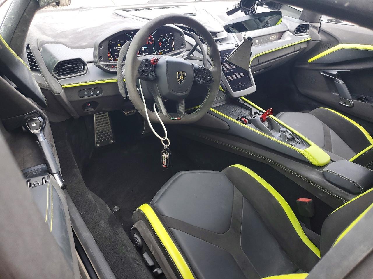 2024 Lamborghini Revuelto - zdjęcie 8