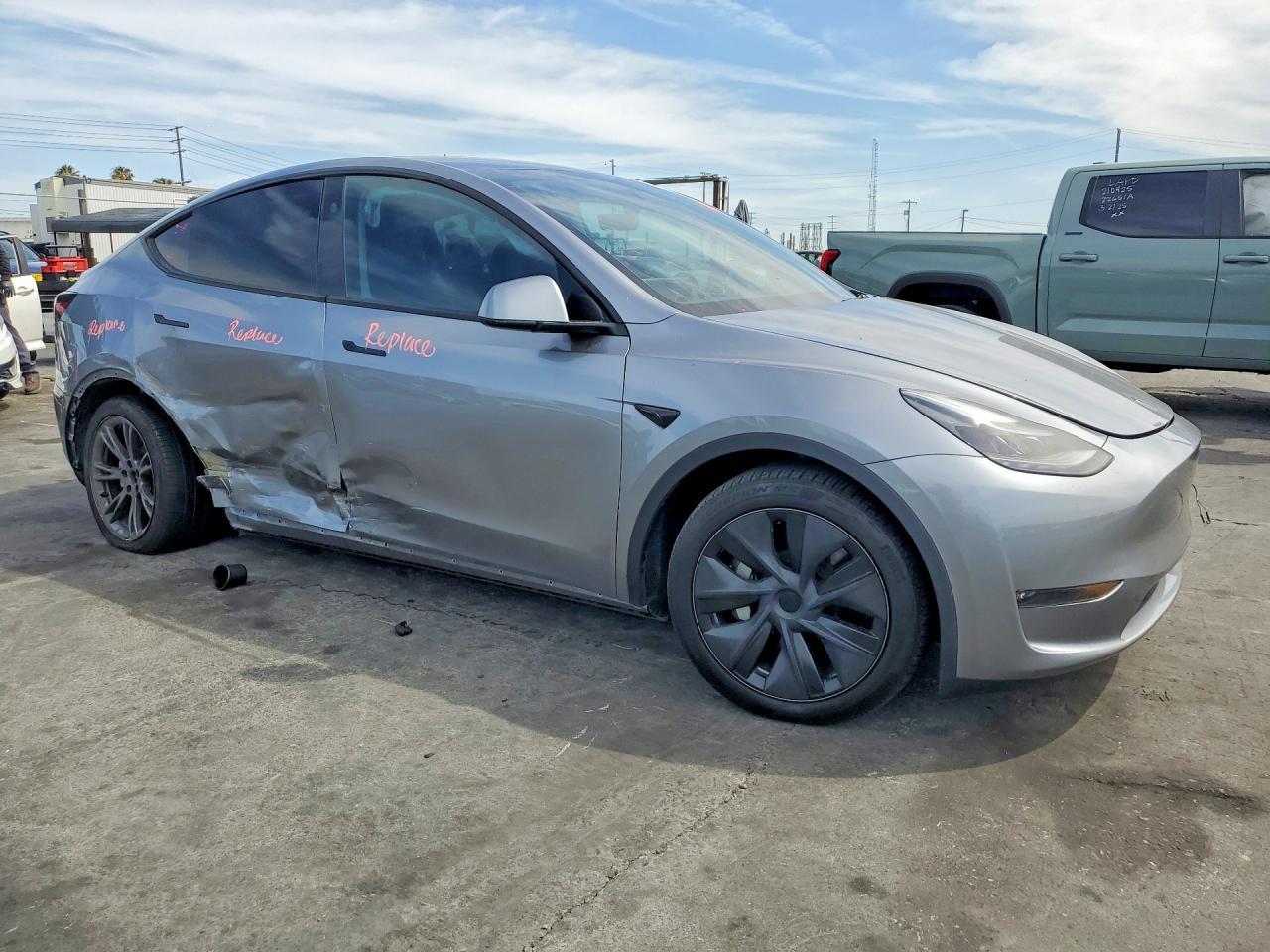 2024 Tesla Model Y - zdjęcie 4