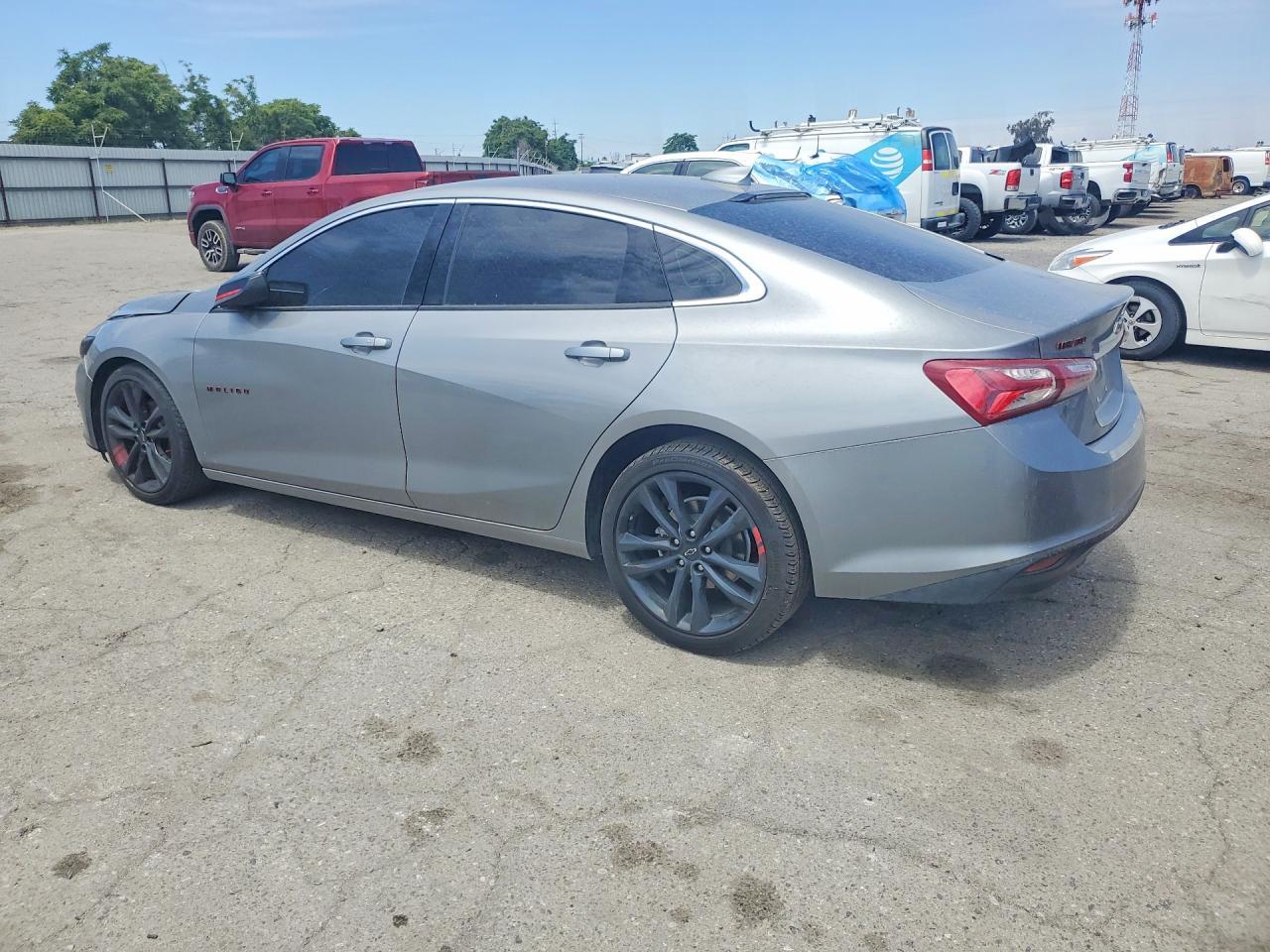 2023 Chevrolet Malibu Premier - zdjęcie 2
