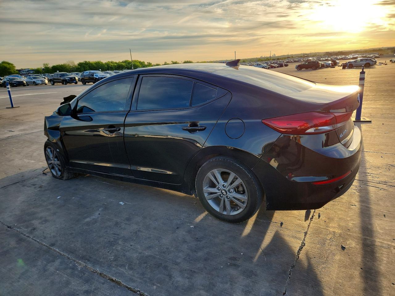 2018 Hyundai Elantra - zdjęcie 2