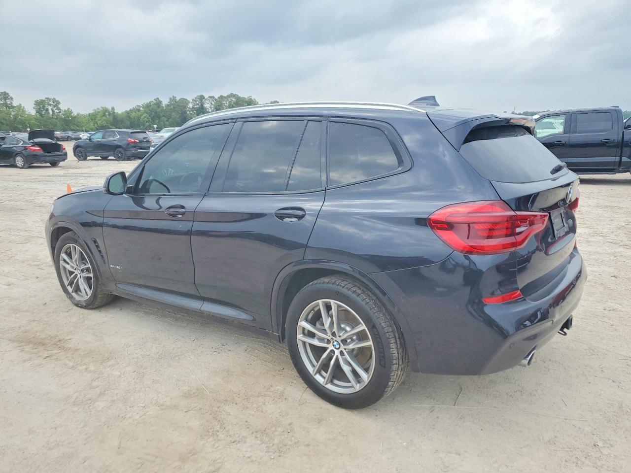 2018 BMW X3 xDrive30I - zdjęcie 2
