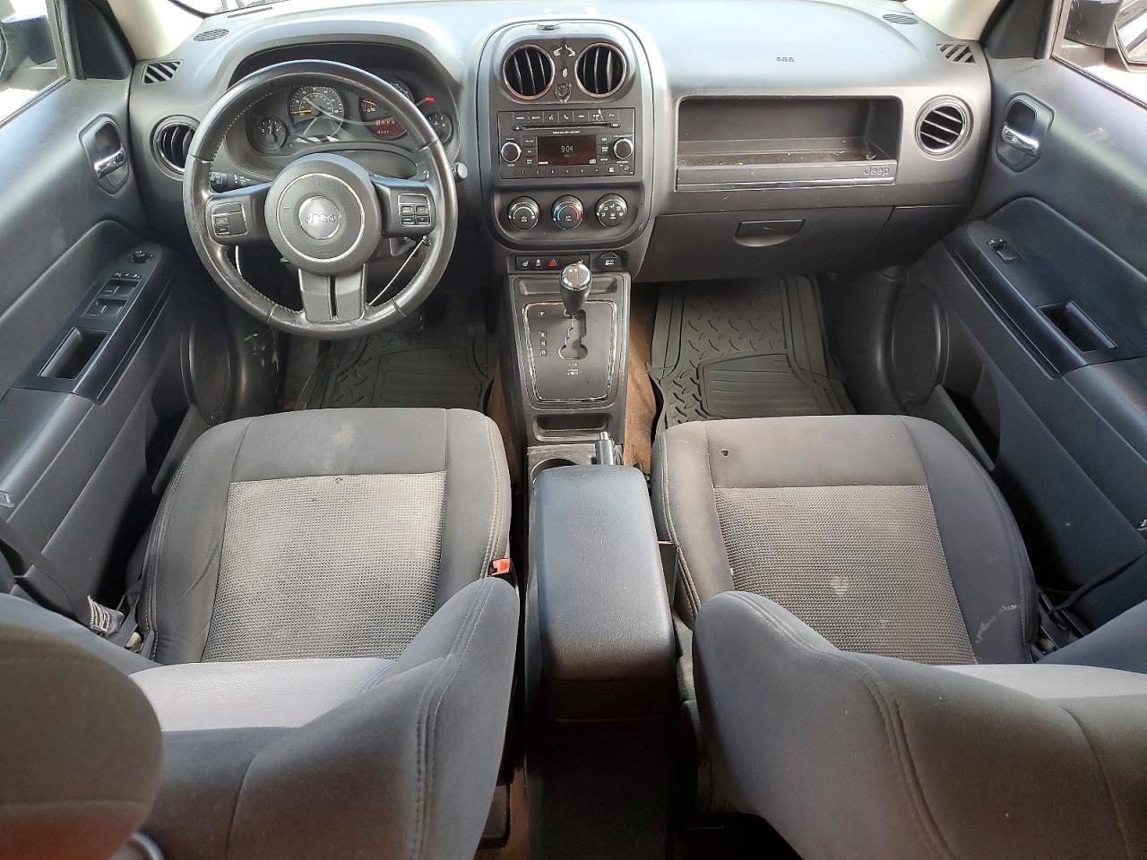 2015 Jeep Patriot Latitude - zdjęcie 8