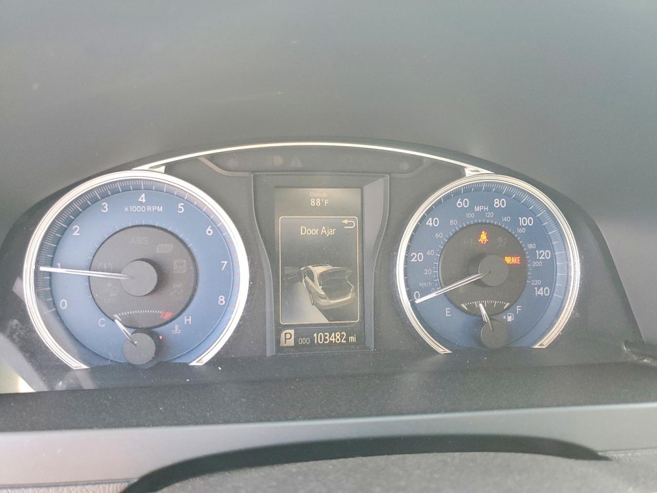 2016 Toyota Camry Le - zdjęcie 9