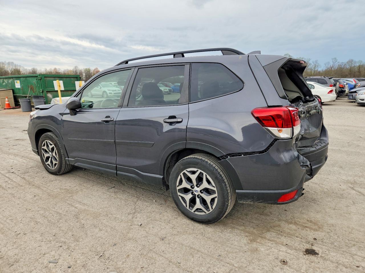 2021 Subaru Forester Premium - zdjęcie 2