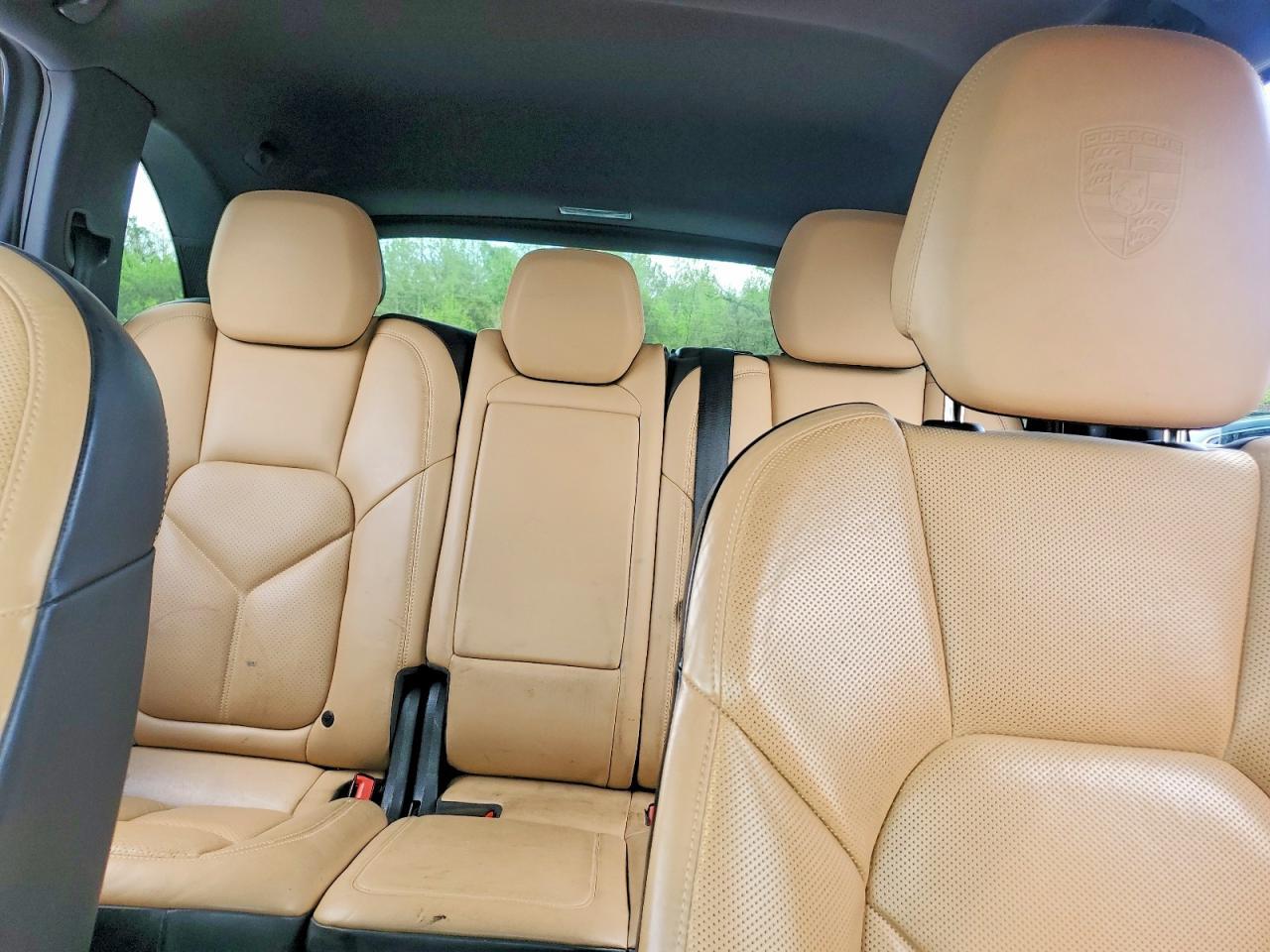 2018 Porsche Cayenne - zdjęcie 10