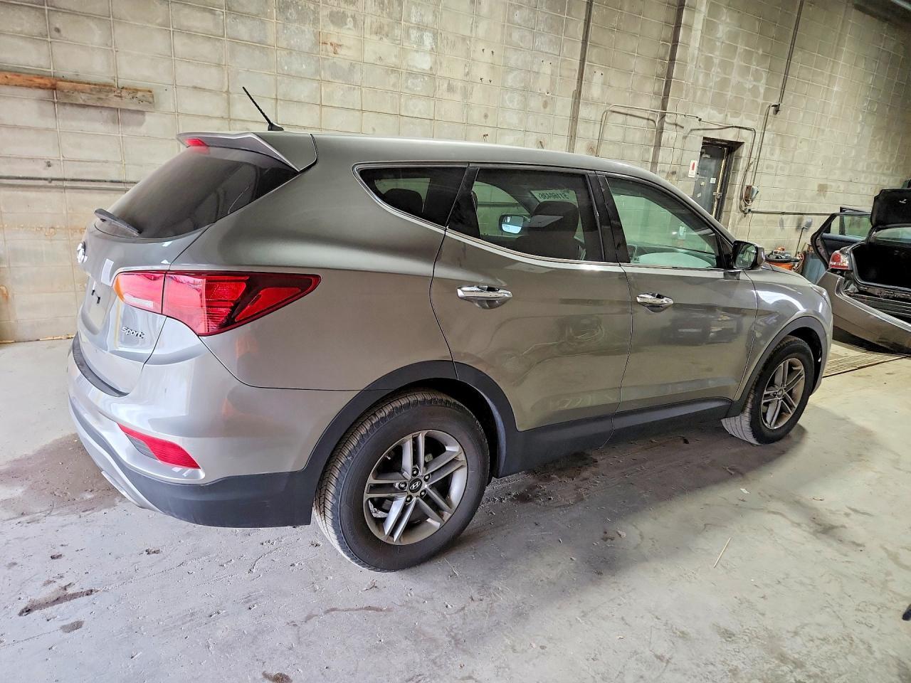 2018 Hyundai Santa Fe Sport 2.4L - zdjęcie 3