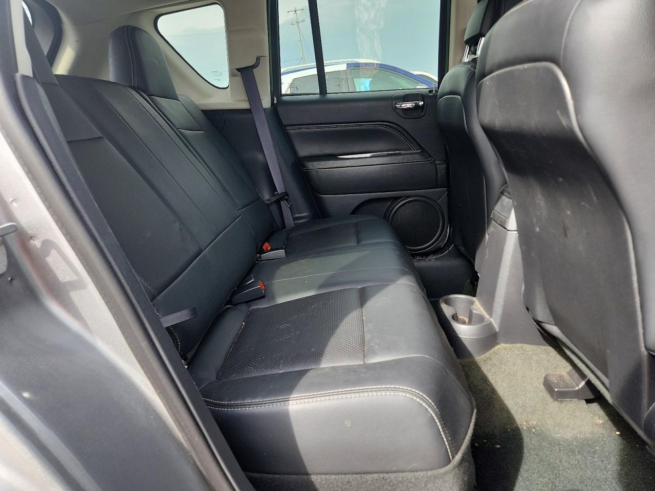 2016 Jeep Compass Latitude - zdjęcie 11