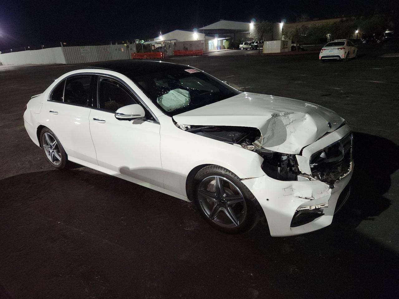2019 Mercedes-Benz E 300 - zdjęcie 4