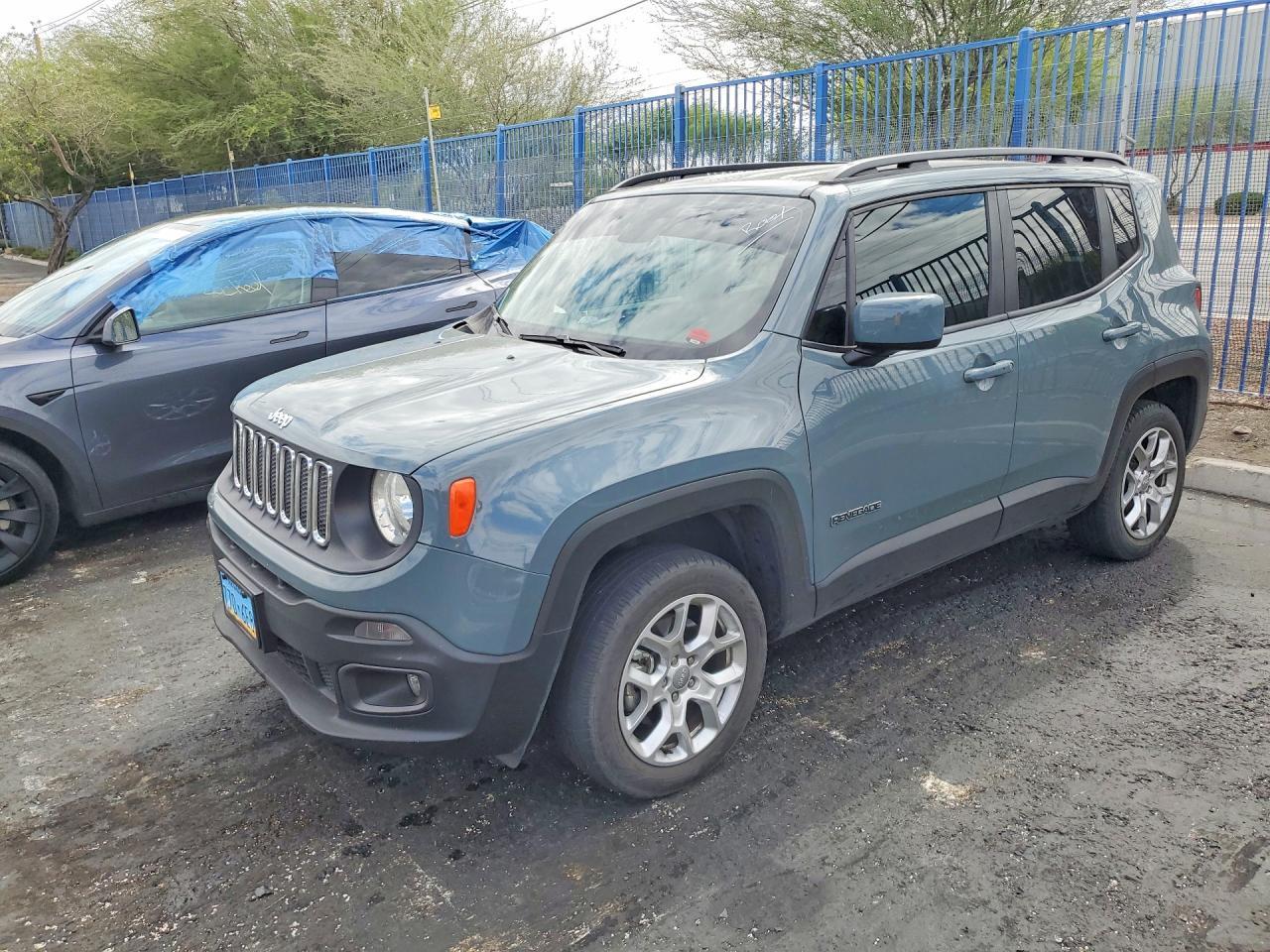 2018 Jeep Renegade Latitude - zdjęcie główne