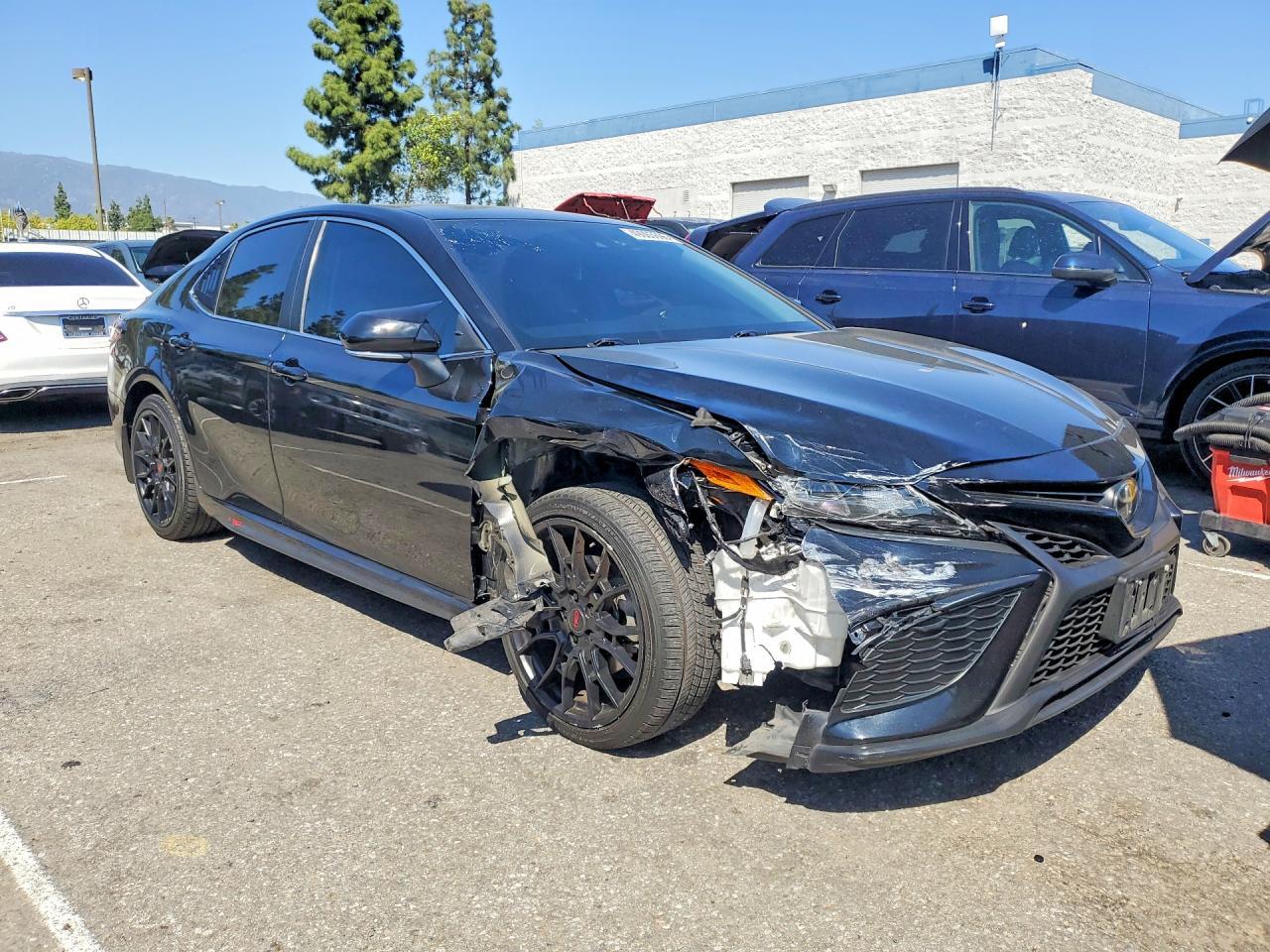 2021 Toyota Camry Se - zdjęcie 4